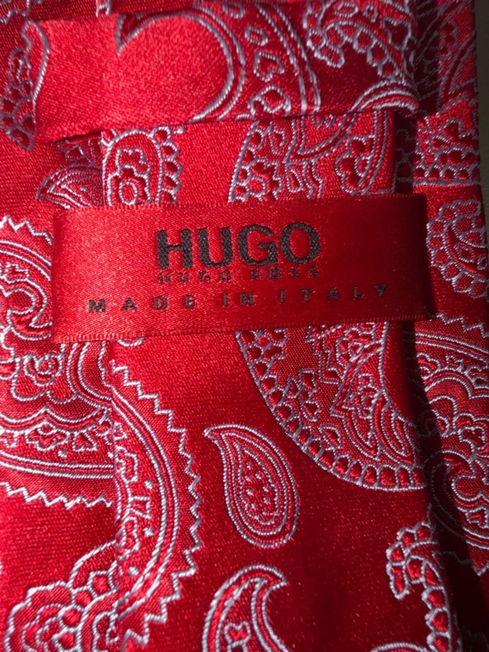 Hugo Boss Made in Italy Red Paisley Tie, 100% Silk, EUC - Picture 11 of 12